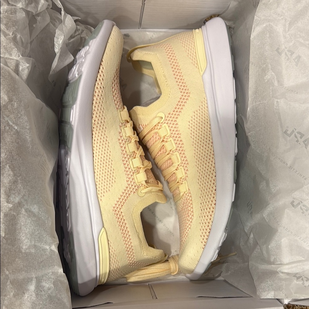 APL Techloom Breeze Sneakers NWT